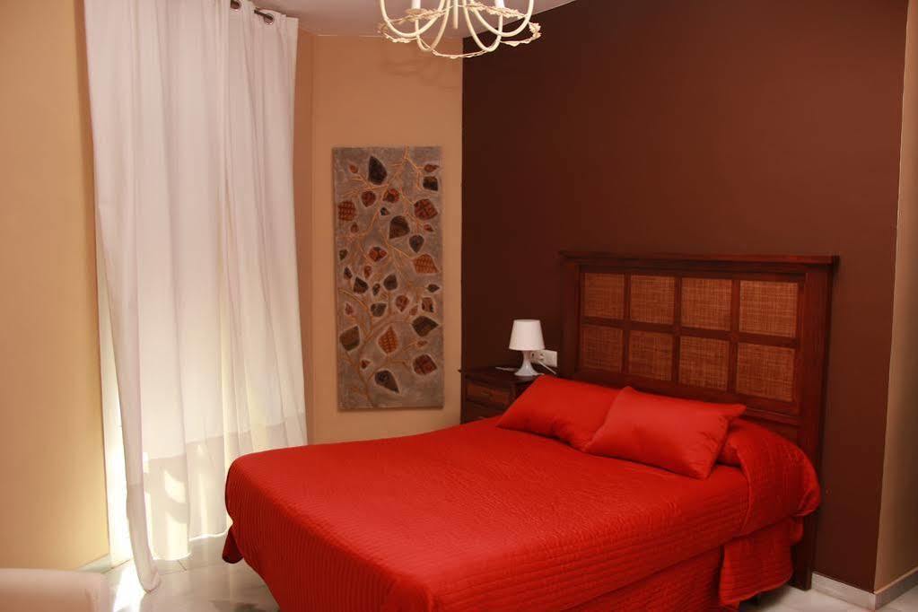 Hostal Tilos Malaga Exterior photo